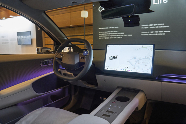 현대차그룹의 차세대 인포테인먼트 시스템 ‘플레오스 커넥트’를 탑재한 SDV(소프트웨어중심차량) 테스트 차량의 실내 모습. 현대차 제공