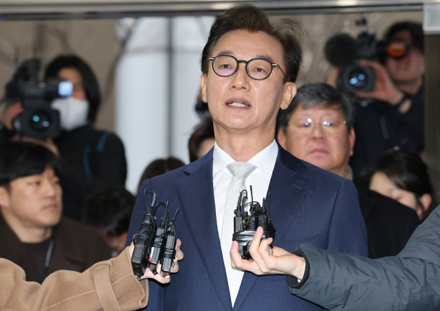 전재수 전 해양수산부 장관이 19일 통일교 측으로부터 현금 등을 받은 혐의로 서울 서대문구 경찰청에 피의자 신분으로 출석하고 있다. 연합뉴스