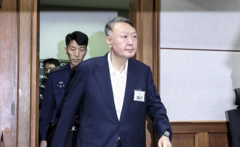 윤 전 대통령, 김건희특검 조사 8시간 반 만에 종료 