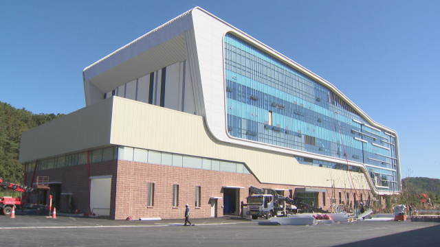 진주시 쓰레기매립장 내 자원순환센터. 현재 소각장은 없고 매립만 가능해 소각장 설립이 필요한 상태다. 김현우 기자