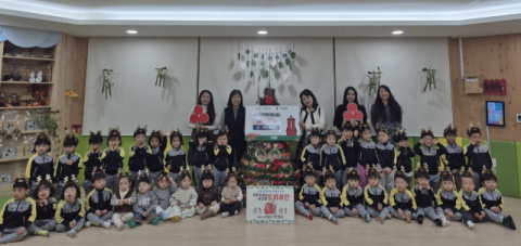 ‘센텀KCC스위첸’어린이집, 반여1동에 라면 700개 기부