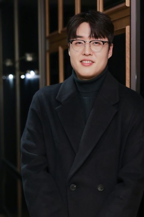 권용재 감독이 영화 ‘고당도’로 스크린 관객을 만나고 있다. 트리플픽쳐스 제공