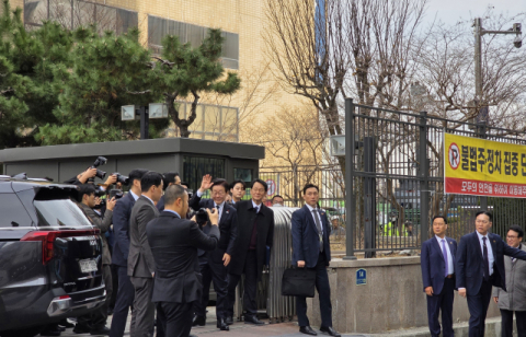 [영상] “존재만으로 활기, 상생 기대” 삼엄한 경비 속 시민들 개청 축하