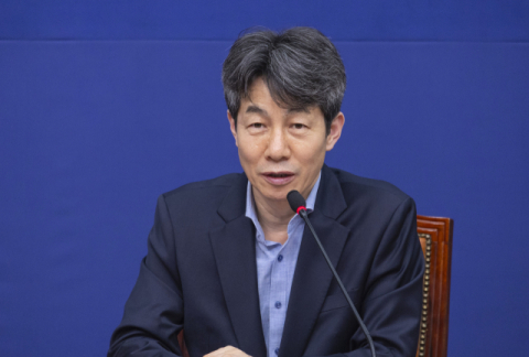 통일교 의혹…윤건영 “윤영호 과거도, 현재도 몰라”