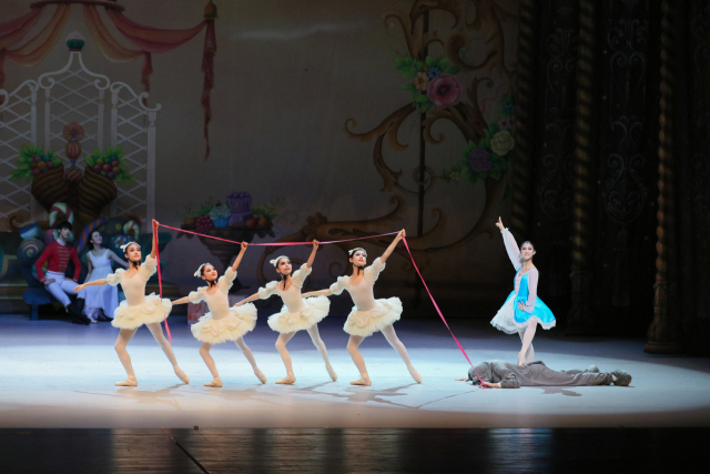 부산유니온발레단이 ‘별사탕 요정이 들려주는 발레 호두까기 인형’을 28일 오후 3시와 5시 해운대문화회관 해운홀에서 공연한다. 부산유니온발레단 제공