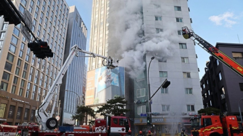 [속보] 충무로역 인근 건물서 화재 발생
