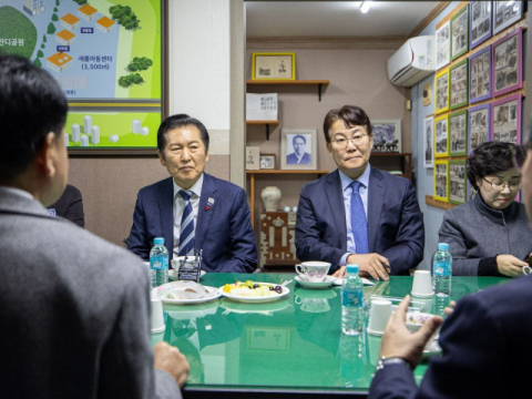 체급 올린 부산 민주당 인사… 선거 앞두고 다시 부산행
