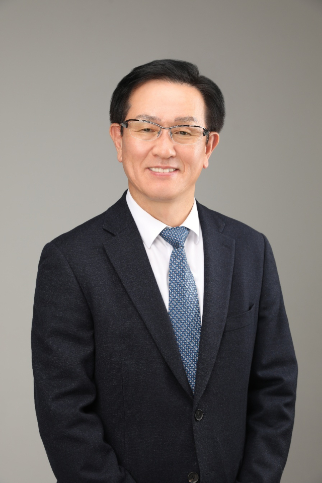 부산신용보증재단의 신임 구교성 이사장. 부산시 제공