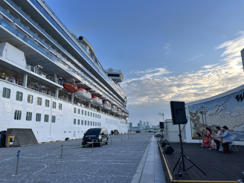 부산항국제여객터미널서 최다 입항 크루즈 다이아몬드 프린세스 대상 환송공연 모습(2025.10월).