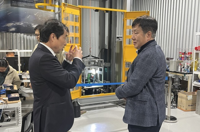 누리호에서 면역항암제 실험...기정원, 스페이스린텍 찾아 기술현황 청취 - 뉴스 썸네일 이미지