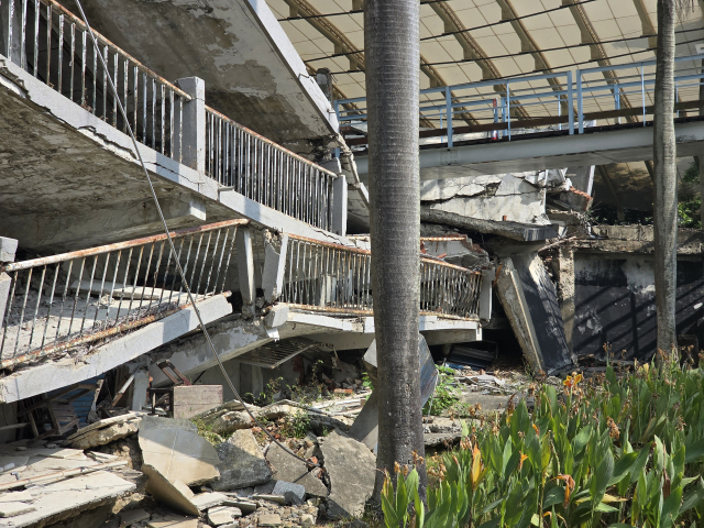 대만 타이중 921지진교육원구 모습. 921대지진 당시 현장을 그대로 보존해 세계적인 지진 방재 교육장으로 자리매김했다. 김현우 기자