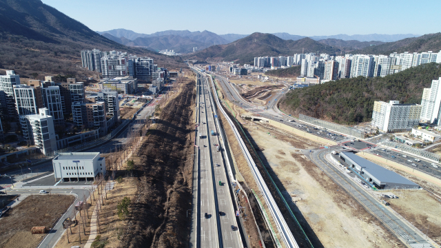 사업 준공이 늦어지면서 입주민들의 불만이 잇따르고 있는 사송신도시 2단계 전경. 양산시 제공