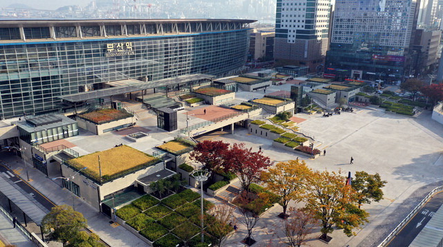 지역 글로벌창업이민센터가 들어선 부산유라시아플랫폼. 부산일보DB