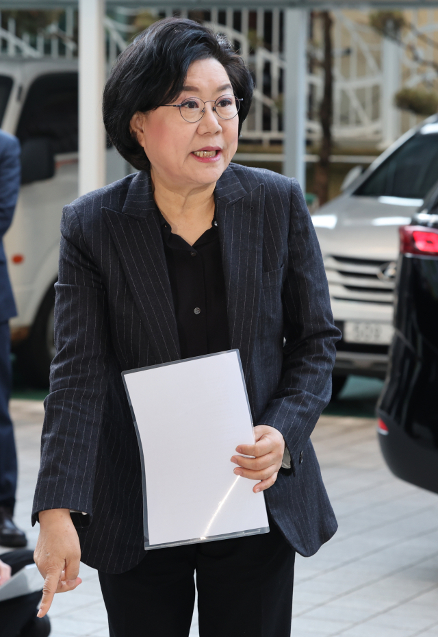 이혜훈 기획예산처 장관 후보자가 30일 오전 서울 중구 예금보험공사에 마련된 인사청문회 준비 사무실로 출근하고 있다. 이 후보자는 