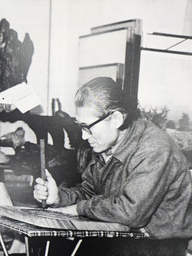 운경 남정구 작가의 작업하는 모습. 남선광 제공