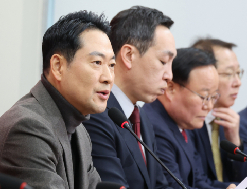 “변화” 외쳤지만…‘탄핵 반대’, ‘친윤’ 앞세운 장동혁 ‘2기 인선’