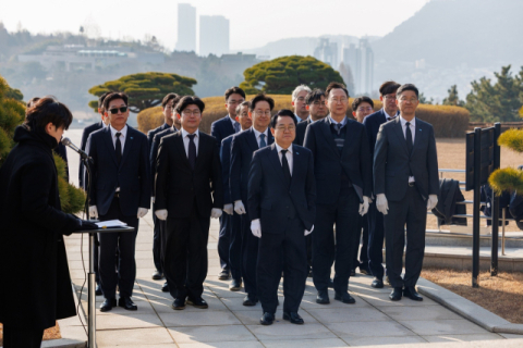 [포토뉴스] 해진공, 충혼탑 참배