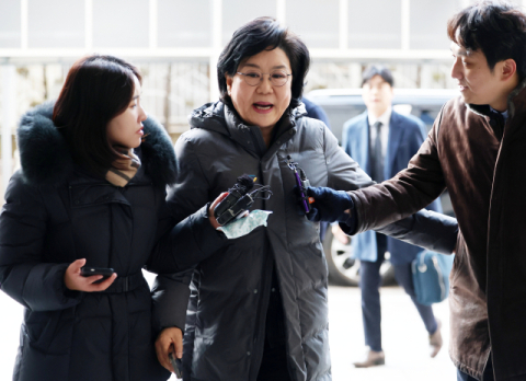 하루가 멀다 하고 새 의혹, 이혜훈 '버티기' 임계점