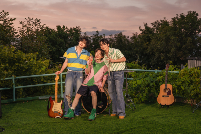 북극곰축제 전야 행사인 ‘나이트 웨이브 해운대’에서 공연을 펼칠 3인조 밴드 ‘블루화’. 해운대 북극곰축제 사무국 제공