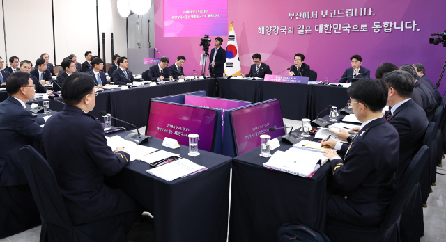 이재명 대통령이 지난달 23일 부산 동구 해양수산부 청사에서 열린 해수부 업무보고에서 발언하고 있는 모습. 연합뉴스