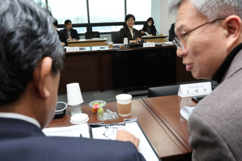 내년 증원 의사 전원 ‘지역의사제’ 검토… 의협 “2040년 1만 8000명 과잉”