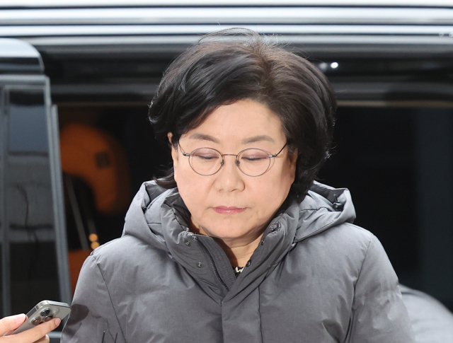 이혜훈 기획예산처 장관 후보자가 15일 서울 중구 예금보험공사에 마련된 인사청문회 준비 사무실로 출근하고 있다. 연합뉴스