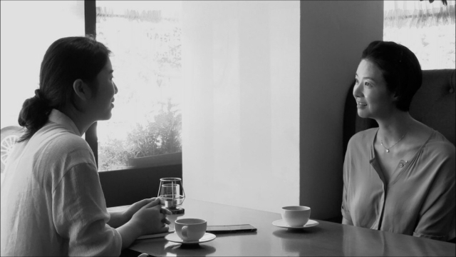 홍상수 감독의 신작 '그녀가 돌아온 날' 스틸컷. 홍 감독은 이 작품으로 7년 연속 베를린국제영화제 초청을 받았다. 영화제작전원사 제공