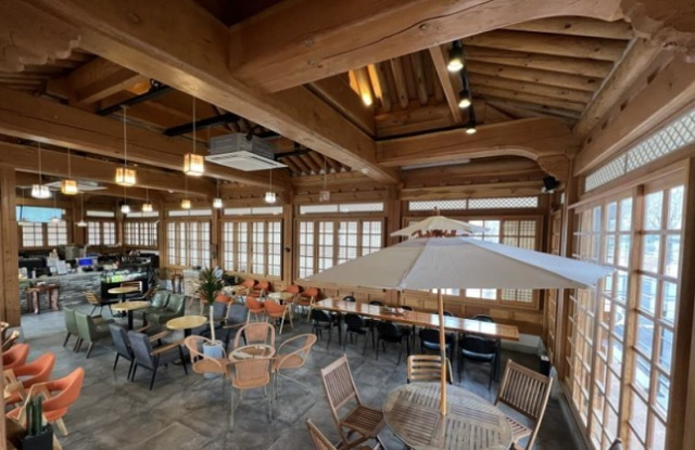 전북대에 있는 한옥 카페 느티나무.