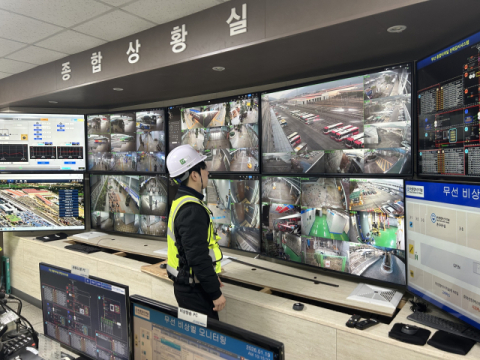 부산종합버스터미널 CCTV 표출상태 점검 장면.