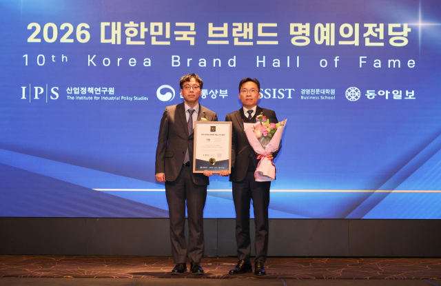 한국서부발전은 지난 22일 서울 서초 엘타워에서 열린 ‘2026 대한민국 브랜드 명예의 전당 시상식’에서 ‘디지털 에이아이(AI) 품질 부문’ 대상을 수상했다. 서부발전 제공