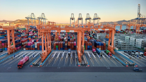 “365일 중단 없는 항만, 완전 자동화 시스템 실감” [K물류 심장 부산항 현장 점검]