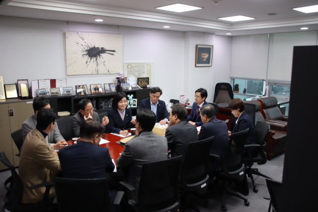 26일 오후 국민의힘 부산 소속 의원들이 6.3 지방선거를 앞두고 선거 전략 등을 논의했다. 정동만 의원실 제공