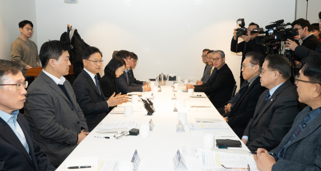 김성범 해양수산부 장관 직무대행이 28일 서울 중구 달개비에서 열린 북극항로 자문위원회 간담회에서 발언을 하고 있다. 해수부 제공