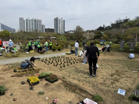 부산시설공단, ‘부산시민공원 시민꽃밭’ 가꾸기 참여자 모집
