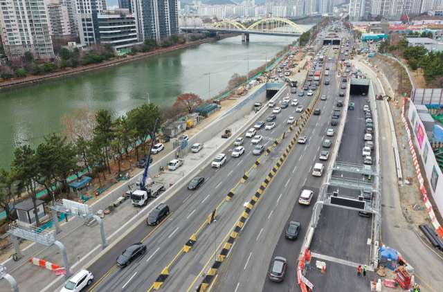 부산 북구 만덕과 해운대구 센텀을 연결하는 대심도가 오는 10일 개통한다. 만덕~센텀 대심도 센텀IC 입출구 일대 모습. 부산일보DB