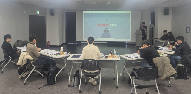 지난달 말 진행된 '부산제작사 장편극영화 제작지원사업' 발표(PT) 심사 장면. 부산영상위원회 제공