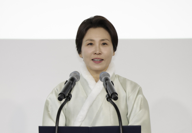 김혜경 여사가 6일 서울 중구 정동1928 아트센터에서 열린 2026 설맞이 한복인 신년회에서 인사말을 하고 있다. 연합뉴스