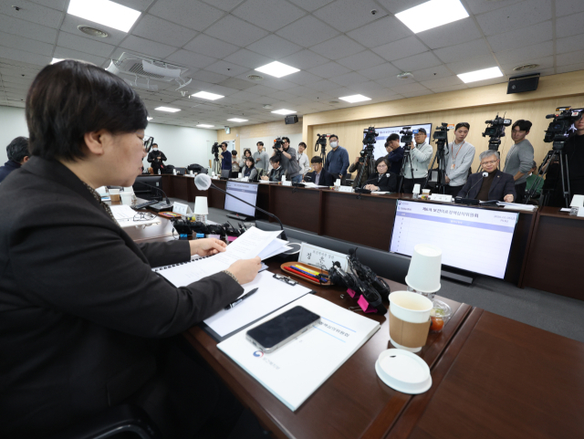 6일 서울 서초구 건강보험심사평가원 전문가자문회의장에서 열린 제6차 보건의료정책심의위원회에서 정은경 보건복지부 장관이 발언을 하고 있다. 연합뉴스