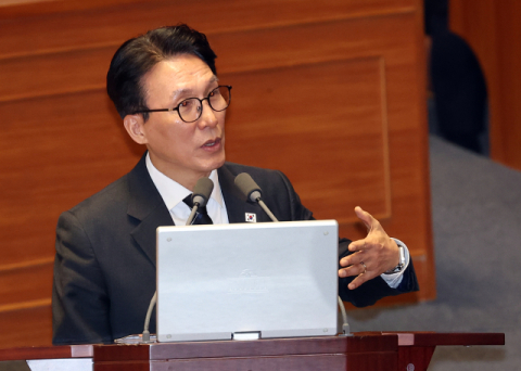 李 정부 첫 대정부질문 시작…부동산·관세, 행정통합도 화두로