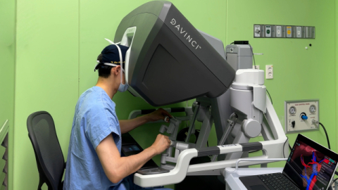 복부 절개 2~3개로 줄인 ‘축소공 로봇 위암 수술’ 주목