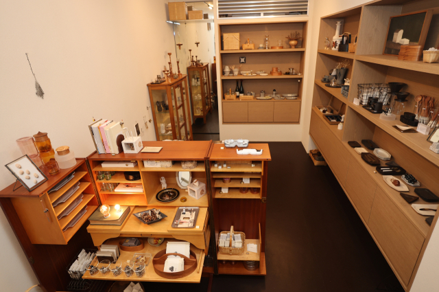 '에케' 이효진 대표가 운영 중인 리빙 편집숍 '에크루' 내부 전경. 이재찬 기자 chan@