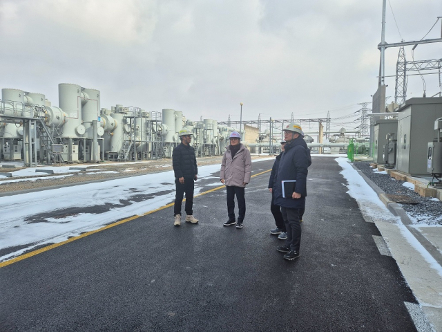전력설비 현장점검(가운데 서철수 한전 전력계통부사장). 한전 제공