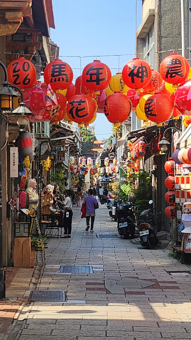 한국에서도 입소문이 난 타이난 션농지에. 각종 소품점과 카페 등이 있어 데이트 성지로 각광받고 있다.