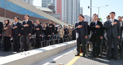“여야 절대 강자는 없다” 요동치는 부산 설 민심 [설 밥상 달군 6·3 지방선거]