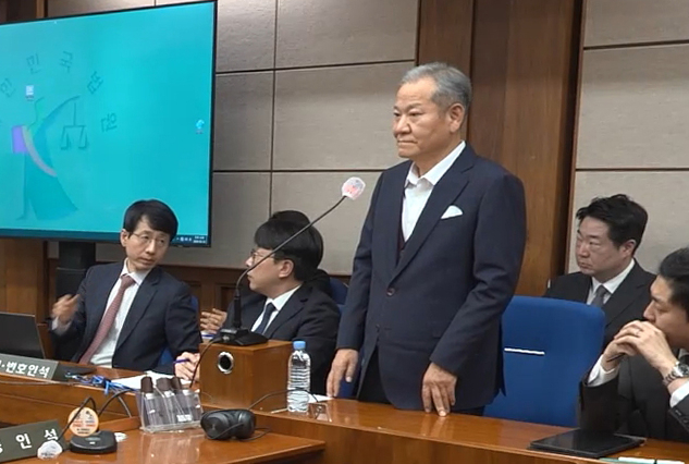 12·3 비상계엄 당시 언론사 단전·단수 지시를 전달하는 등 내란에 가담한 혐의로 기소된 이상민 전 행정안전부 장관이 1심에서 실형을 선고받았다. 서울중앙지법 형사합의32부는 12일 내란 중요임무 종사 등 혐의로 재판에 넘겨진 이 전 장관에게 징역 7년을 선고했다. 이날 열린 선거공판에 이 전 장관이 출석해 있다. 연합뉴스