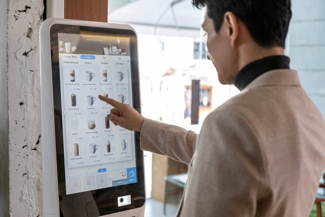 소상공인시장진흥공단은 소상공인이 스마트기술을 현장에서 직접 보고 체험할 수 있는 ‘스마트상점 권역별 기술 시연회’를 2월 20일부터 27일까지 개최한다고 밝혔다. 클립아트코리아