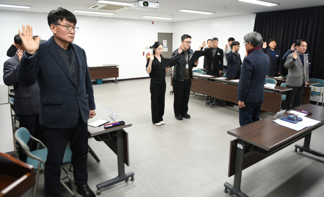 거제해양관광개발공사는 청사 중회의실에서 노사 합동 ‘2026년 안전 경영 선포식’을 열고 안전·보건 중심의 경영 체계를 본격적으로 추진하기로 했다. 공사 제공