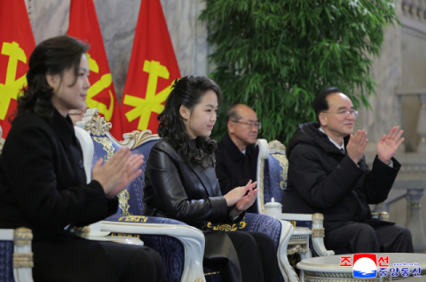미국에는 대화 열어둔 김정은 “한국은 영원한 적” 쐐기