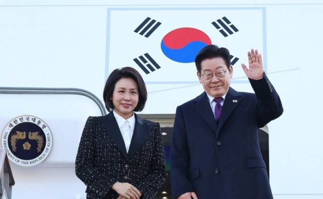 출국하는 이재명 대통령 부부. 연합뉴스 자료사진