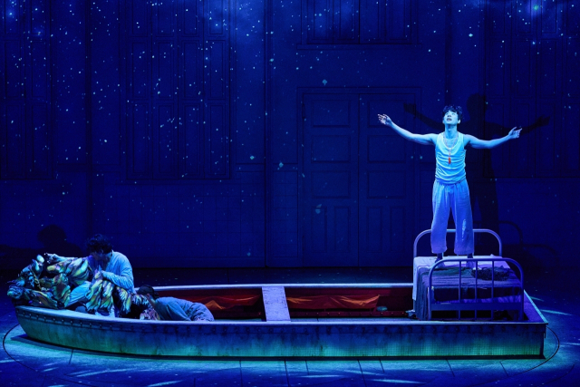 '라이프 오브 파이' 공연 스틸. 출연진은 박정민, 퍼핏티어 임원 외. 에스앤코 제공